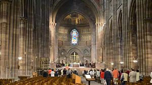 File:Cathedral Cathédrale Strasbourg - Messe.ogv