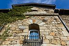 Fenster an Turm VI, Pöstlingerg, März 2016.jpg