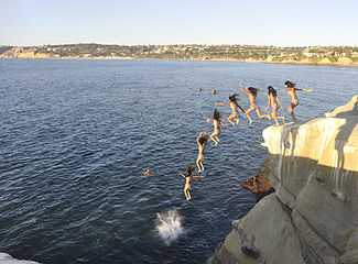 La Jolla Cove cliff diving - 02.jpg