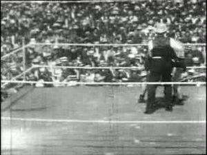 File:Squires vs Burns 1907.ogv
